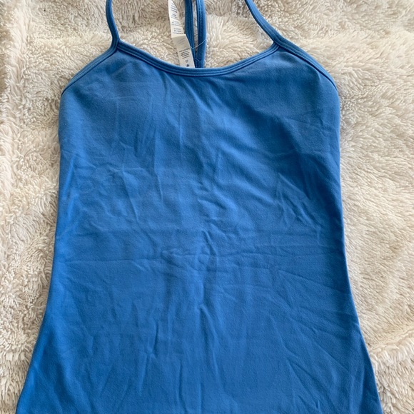 Lulu Lemon Crop Tops- NWT- Size 4 - Picture 1 of 2